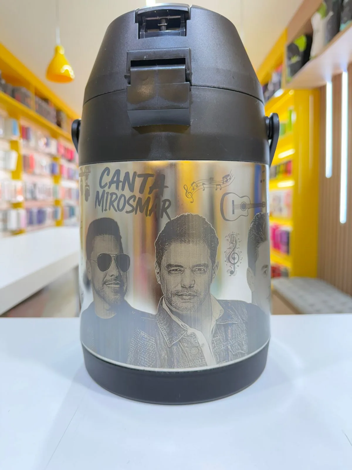 GARRAFA 2,5 LITROS INOX ZEZÉ DE CAMARGO